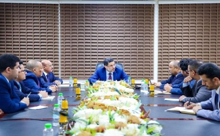 رئيس الوزراء يناقش مع وزارة المالية إطلاق التعزيزات المالية لمرتبات شهر مايو