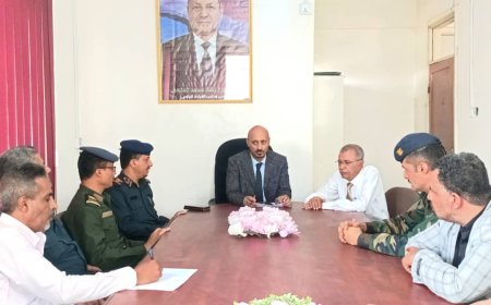 إجتماع بمديرية القاهرة بتعز يناقش الأوضاع الأمنية وسبل تطوير مستوى الأداء الأمني 