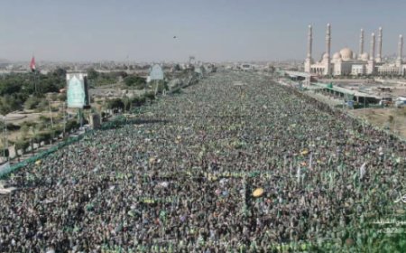 ميدان السبعين بصنعاء شهد حشود غير مسبوقة لهذا الامر.