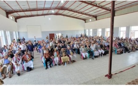 خلافات وانسحابات في لقاء مشائخ وقيادات الحجرية بين دعوة وحدة الصف مع الشرعية ونبذ المتحالفين مع الحوثي. 