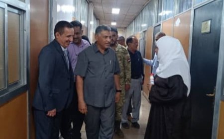 معاون يزور شركة النفط فرع عدن للإطلاع على الانضباط الوظيفي بعد إجازة عيد الأضحى