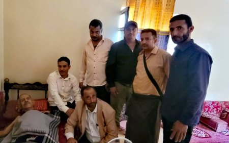 قيادة نقابة الصحفيين والإعلاميين الجنوبيين بالضالع تزور الصحفي "قائد دربان " للاطمئنان على صحته