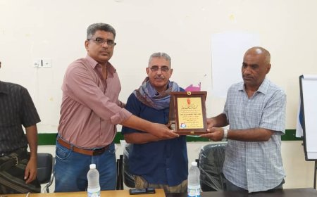 باجميل مديرا مثاليا على مستوى دوائر السلطة المحلية بزنجبار
