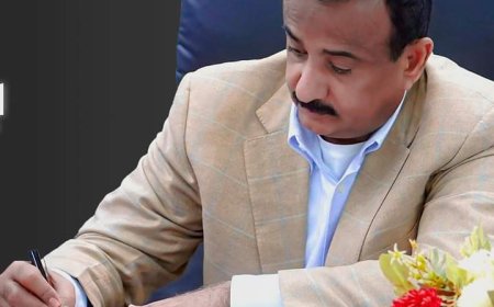 المحافظ ابن الوزير يوجه لجنة المناقصات العامة بالمحافظة بسرعة انزال مناقصة مدرسة عين بامعبد للتعليم الأساسي ( بنات )