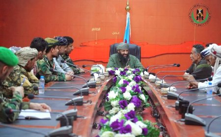 العميد الوالي يلتقي قيادات السلطة المحلية والأمنية في مديرية مودية بمحافظة أبين