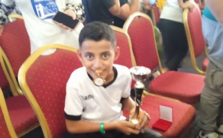 رئيس منسقية جامعة أبين يهنئ  مدارس النهضة بمناسبة حصول الطالب يسلم السعيدي على المركز الثاني عالميا في مسابقة "الحساب الذهني"