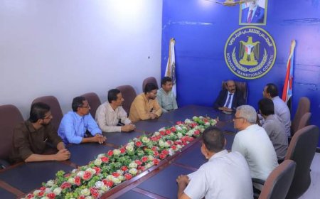 رئيس انتقالي شبوة يلتقي رئيس نقابة الصيادلة الجنوبية بالمحافظة