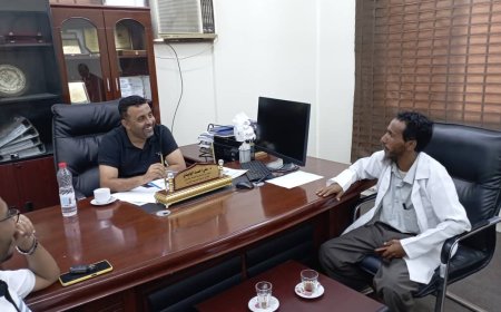 وكيل وزارة الصحة"الوليدي" يلتقي مدير مستشفى المحفد