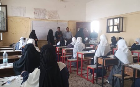 أبو الشباب وعليان يزوران مركز امتحانات نهاية الثانوية العامة بمجمع بلقيس للبنات بمديرية زنجبار