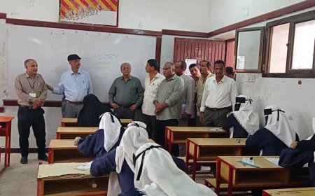 المحافظ "تركي" يتفقد عددا من مراكز الاختبار ويقدم مكافآت مالية