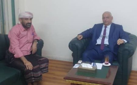 وزير الخدمة المدنية يبدى استعداده بمعالجة مظلومية منتسبي مكتب الواجبات الزكوية بعدن