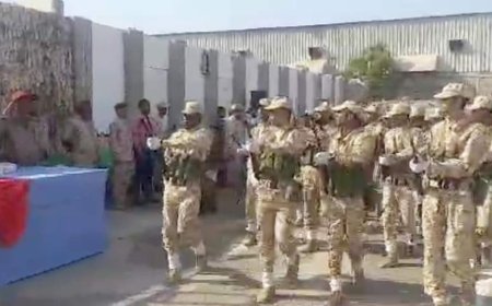 مدير الثقافة بعدن يحضر انتهاء  الاستجداد العسكري لطلبة الموسيقى المبتعثين إلى معهد الفنون للدراسة