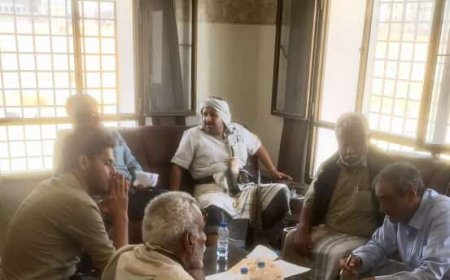 مدير عام ميفعة يناقش مع الأمين العام لمحلي شبوة جملة من الملفات