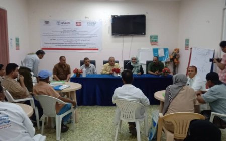 نائب مدير عام مكتب الصحة العامة والسكان بلحج يختتم الدورة التدريبية لمكافحة العدوى والوقاية منها