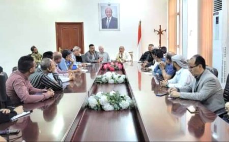 لقاء موسع برؤساء وممثلي الأحزاب والنقابات بتعز يناقش وضع رؤية موحدة لمجابهة الفكر الحوثي