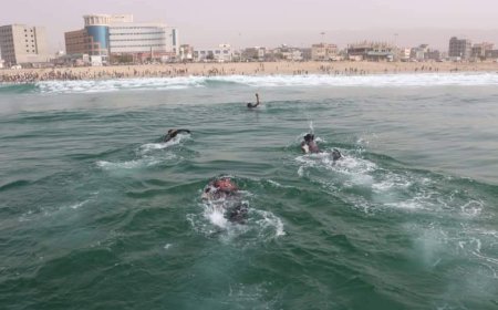 حضرموت: وفاة شاب وإنقاذ 7 آخرين في المكلا وخفر السواحل يدعو المواطنين إلى أخذ الحيطة والحذر أثناء السباحة