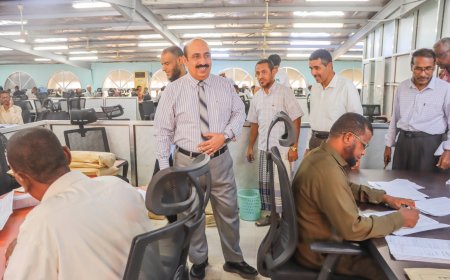 المدير باعباد يدشن عملية تصحيح دفاتر إجابات طلاب وطالبات شهادة إنهاء مرحلة التعليم الثانوي بقسميها العلمي والأدبي للعام الدراسي 2023 – 2024م