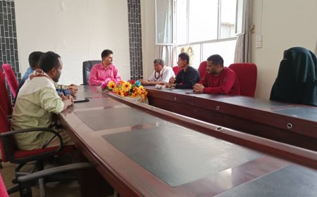 لقاء بمكتب الإعلام لمناقشة تحسين جودة الاداء في المركز وفروع المكتب بالمديريات. 