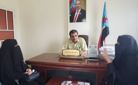 نائب رئيس تنفيذية انتقالي أبين يلتقي برئيسة مركز ( ب)  بانتقالي الكود في خنفر 