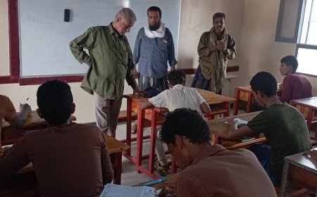 مدير تربية خنفر يتفقد سير امتحانات الثانوية العامة بمركز ربعي بن عامر بالحرور