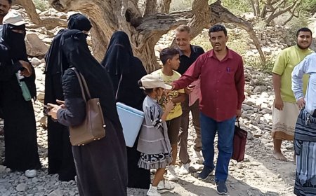 مشرفة التحصين بوزارة الصحة تطلع على تنفيذ حملة التطعيم ضد شلل الأطفال بيافع سرار