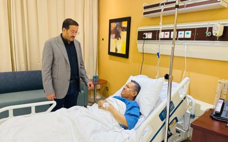 نائب رئيس مجلس القيادة مجلي يطمئن على صحة رئيس مجلس الشورى