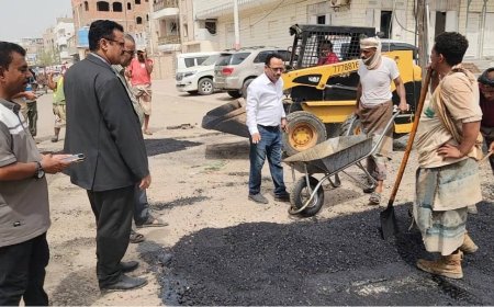 مدير عام المنصورة يدشن المرحلة الأولى من مشروع "صيانة الشوارع الداخلية" بالمديرية