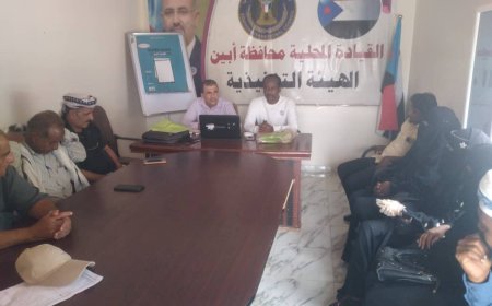 نظمتها إدارة الإعلام والثقافة بانتقالي أبين.. دورة للصحفيين في كتابة المقال