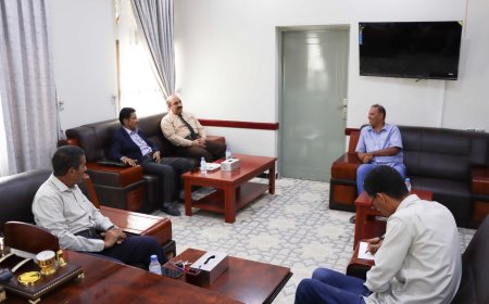 المدير باعباد يلتقي مدير الوحدة التنفيذية في التغذية المدرسية بالوزارة