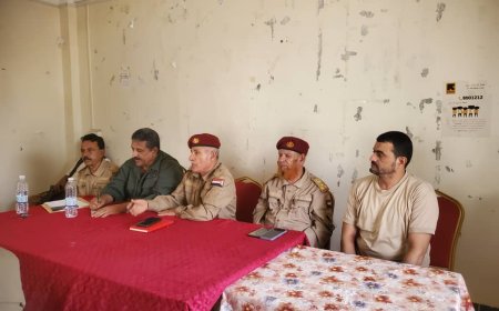 العميدان مهدي والعولقي يترأسان إجتماعًا عسكريًا مع قادة الوحدات العسكرية والأمنية في محور الضالع