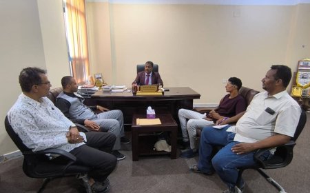 الوكيل باضاوي يلتقي أعضاء المكتب التنفيذي بإتحاد الملتقيات الشبابية التطوعية بمحافظة حضرموت