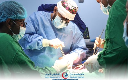 الدكتور مجاهد الحصيني يجري عمليات جراحية كبرى في العظام والمفاصل بمستشفى عدن التعاوني الخيري