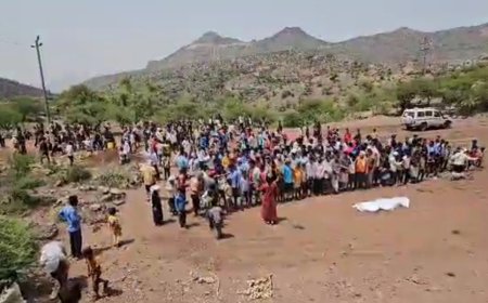 تشييع مهيب لجثمان الشاب  ميثاق  الحميدي بمقبرة "موعد" بمديرية الازارق بمحافظة الضالع