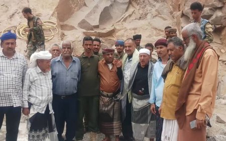 مدير عام الحصين يطلع على سير العمل في مشروع إنشاء حاجز مائي بمنطقة حرير 