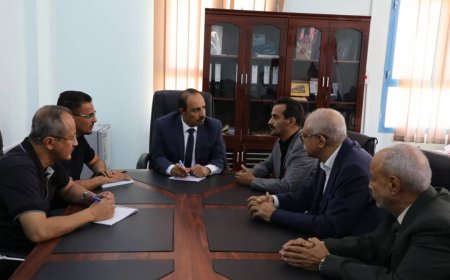 قيادة وزارة النفط والمعادن تبحث مع السلطة المحلية بحضرموت تطوير الاستثمار في مجال التعدين والموارد المعدنية