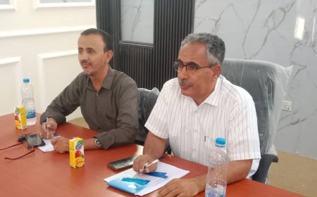 المكتب التنفيذي بالعاصمة عتق يناقش أوضاع مكتب الأوقاف بالمديرية