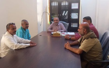 مدير عام مكتب الشؤون الاجتماعية والعمل م/أبين يلتقي بمدير معهد المهني لذوي الاحتياجات الخاصة بلودر