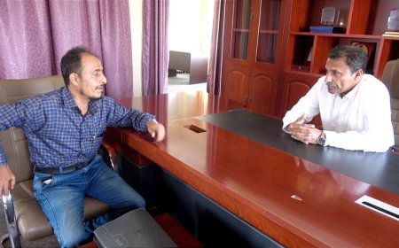 محافظ ابين يلتقي مدير عام مكتب الهيئة العامة  للمساحات الجيولوجيه واللقاء يناقش  ضبط المستثمرين المخالفين 