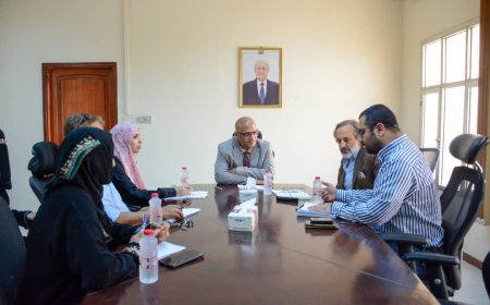 وزير التخطيط يبحث مع منسق الشؤون الإنسانية آفاق التعاون والتنسيق المشترك