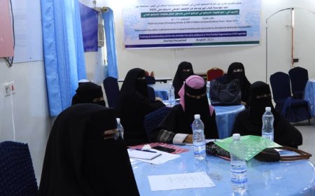 تحالف نساء أبين ومؤسسة شباب أبين ينفذان سلسلة تدريبات حول دمج أولويات المجتمع في البرامج الحزبية
