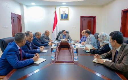 الحكومة: انخفاض التمويل الدولي يهدد بإغلاق أكثر من ألف مرفق صحي