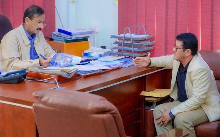 المحافظ بن الوزير يناقش تقرير الإنجاز وخطة عمل صندوق صيانة الطرق للنصف الثاني من العام 2024م