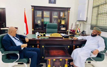 وزير الأوقاف يناقش مع محافظ تعز أوضاع الوقف وسبل تعزيز الخطاب الديني