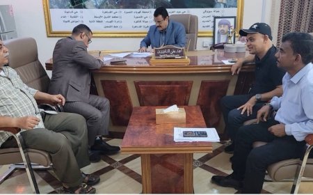 مدير عام المنصورة يبرم عقد تنفيذ مشروع "إستكمال صيانة شارع الحريش إلى تقاطع كورنيش الفنان المرشدي ( ريمي )