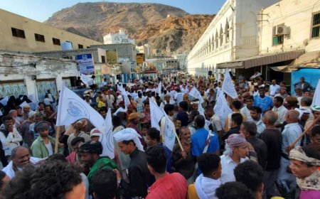 وقفة احتجاجية سلمية حاشدة في المكلا للمطالبة بحقوق حضرموت المشروعة في العزة والثروة واستقلالية القرار