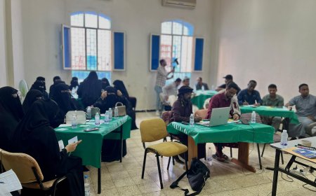 جامعة المهرة تدشن دورة الذكاء الاصطناعي وتقنياته في الشؤون الإدارية.