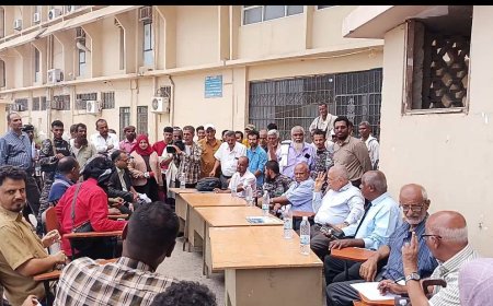 بدء جلسة طرح المزاد العلني لبيع مخلفات خردة متنوعة في مستشفى الصداقة بعدن 