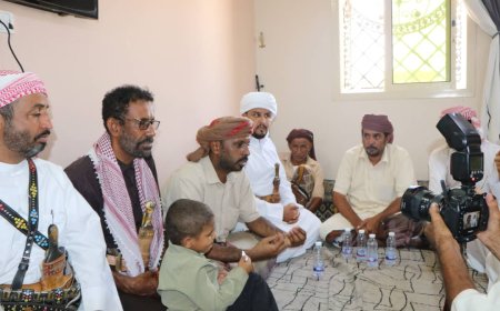رئيس حلف قبائل حضرموت يستقبل جمع من وجهاء ومشائخ قبيلة آل سميدع