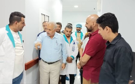 عدن.. الصحة تتفقد المخيم الجراحي المجاني لمرضى السرطان في مستشفى الأمريكي