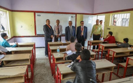 ثانوية المتفوقين بتعز تجري اختبارات القبول والمفاضلة للطلاب المتفوقين المتقدمين للمنح المجانية للعام 2024-2025